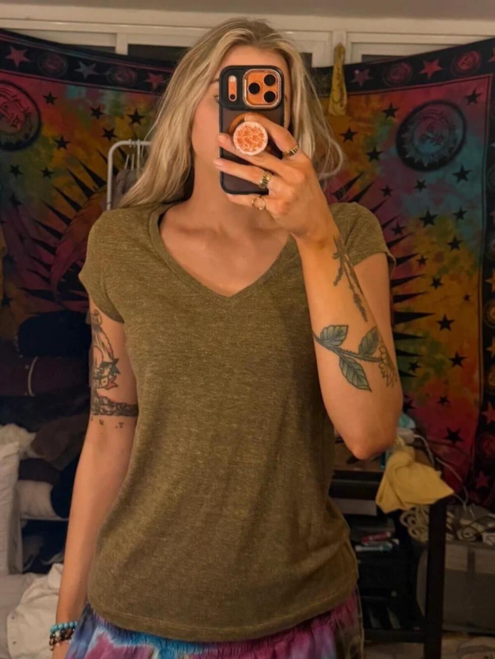 Vanity Fair Green w/ Yellow Accents V-Neck T-Shirt Size L